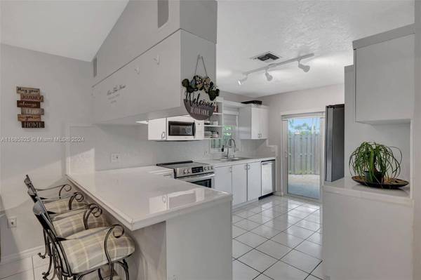 22207 SW 97th Ct, Cutler Bay, FL 33190