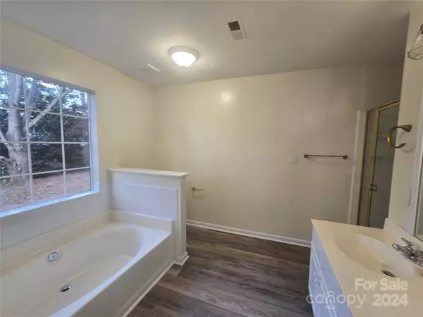 9109 Agnes Park LN, Huntersville, NC 28078