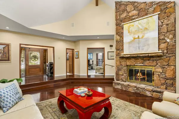 108 La Rue Ann, Castle Hills, TX 78213