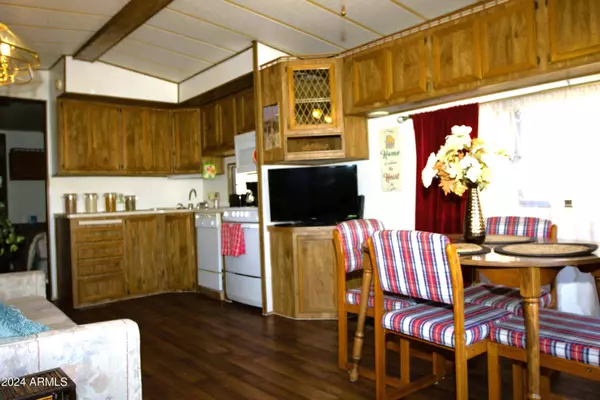 606 Navajo Road, Mesa, AZ 85206