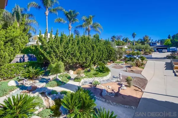 4566 Glen St, La Mesa, CA 91941