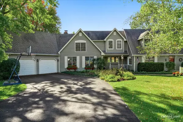 38W173 Kristin DR, Elgin, IL 60124