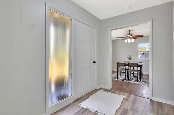 246 S Delos Ave, Haysville, KS 67060-1719