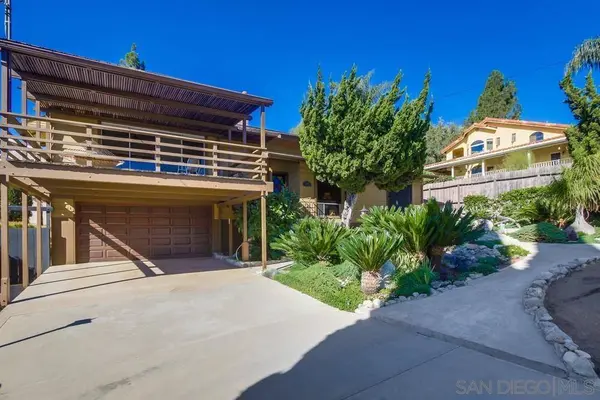 4566 Glen St, La Mesa, CA 91941