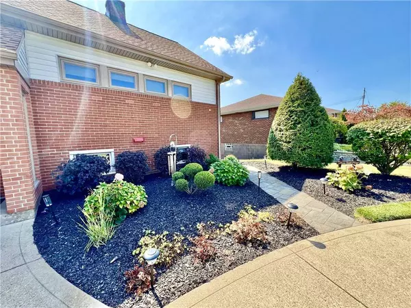 1211 Akehurst Rd, Pittsburgh, PA 15220