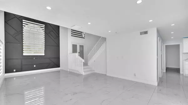 8114 SW 157th Ct, Miami, FL 33193-3020