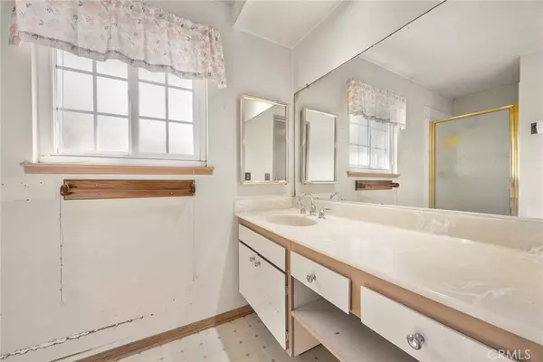 5801 Gloucester CIR, Westminster, CA 92683