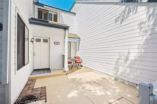 15 Greenmoor, Irvine, CA 92614