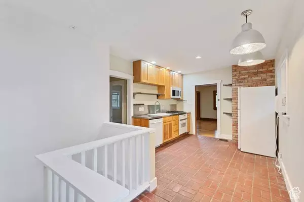 1042 EMERSON AVE, Salt Lake City, UT 84105