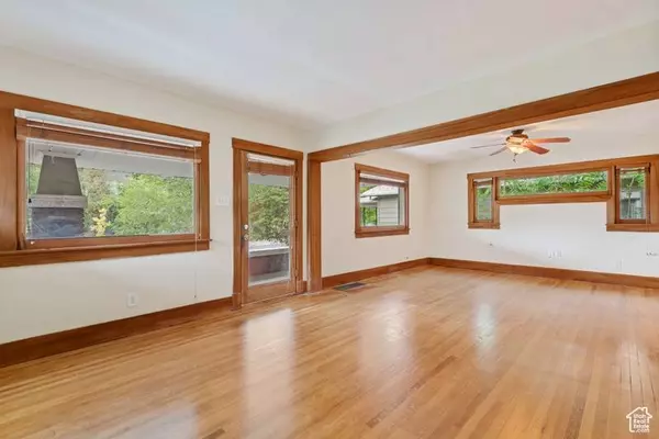 1042 EMERSON AVE, Salt Lake City, UT 84105