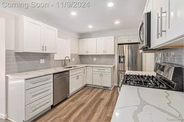 5840 ORMOND Road, White Lake, MI 48383