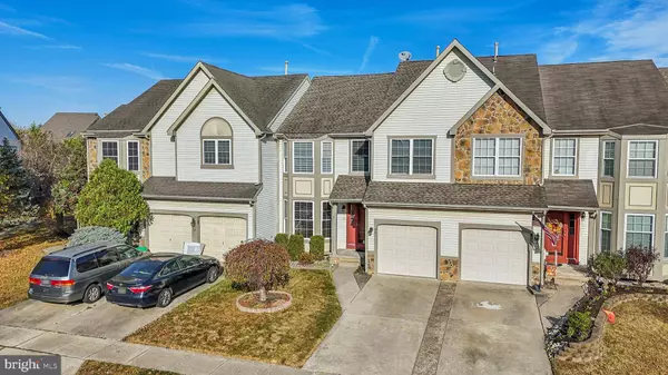 60 SANDHURST DR, Mount Laurel, NJ 08054