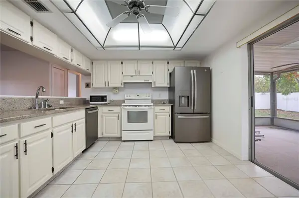 8214 DENISE DR, Seminole, FL 33777