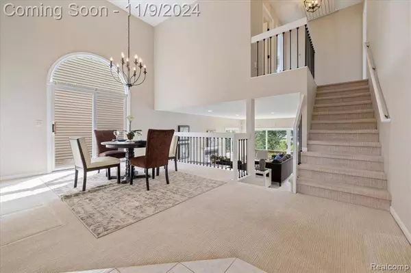 647 MILL POINTE Drive, Milford, MI 48381