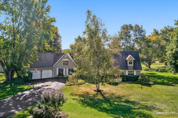 38W173 Kristin DR, Elgin, IL 60124