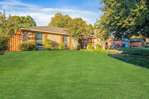 2846 Southridge Drive, Grapevine, TX 76051