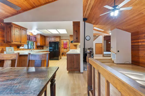 5916 Silverleaf DR, Foresthill, CA 95631