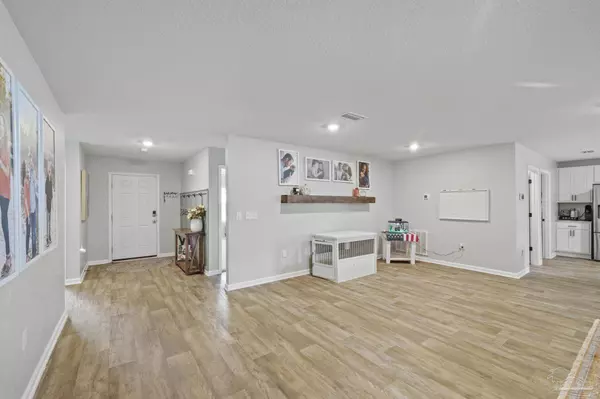 3897 James Stovall St, Pensacola, FL 32526