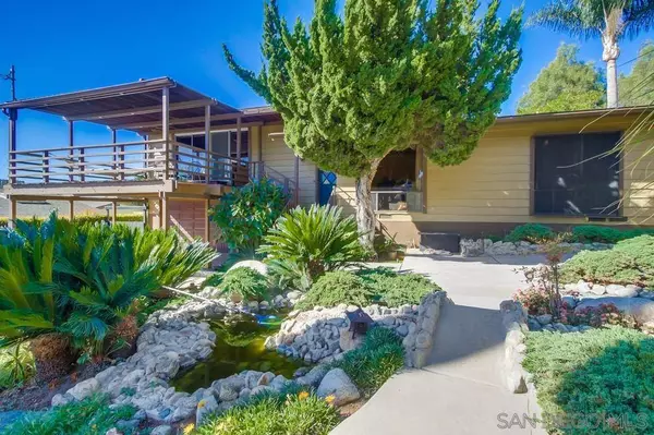 4566 Glen St, La Mesa, CA 91941