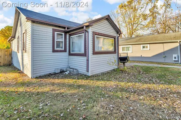 6044 GLENIS Street, Taylor, MI 48180