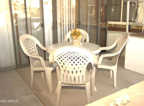 606 Navajo Road, Mesa, AZ 85206