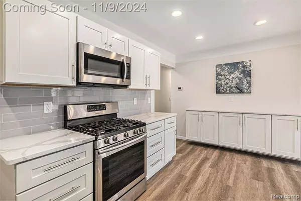 5840 ORMOND Road, White Lake, MI 48383