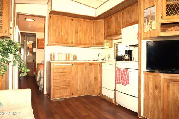 606 Navajo Road, Mesa, AZ 85206