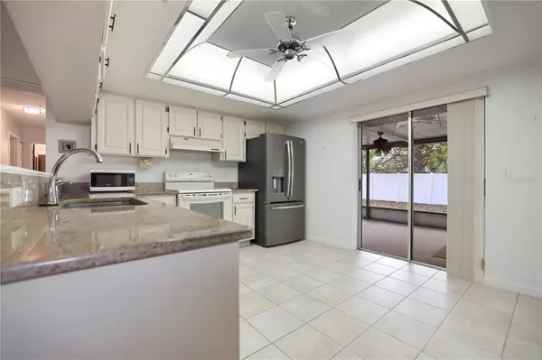 8214 DENISE DR, Seminole, FL 33777