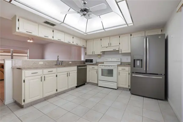 8214 DENISE DR, Seminole, FL 33777