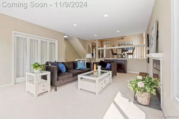 647 MILL POINTE Drive, Milford, MI 48381