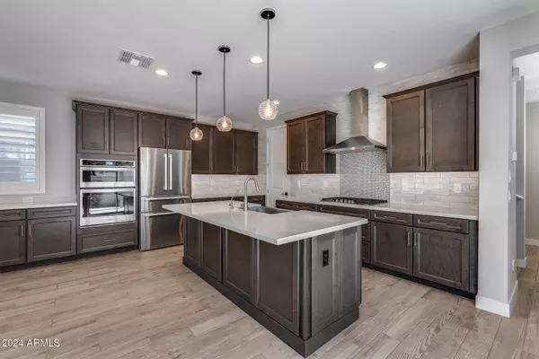 2025 W KINFIELD Trail, Phoenix, AZ 85085