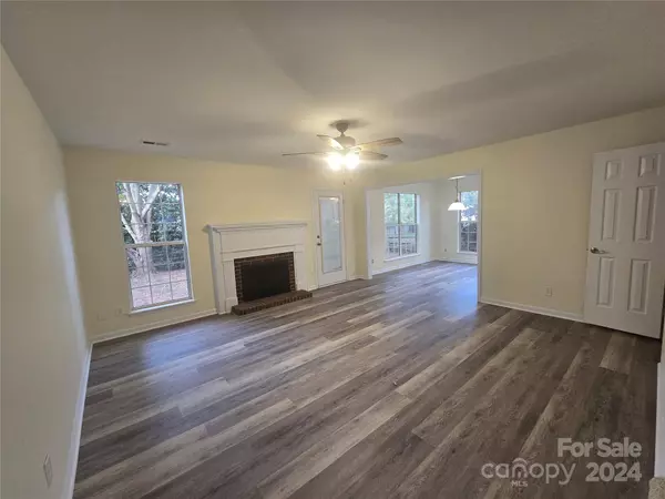 9109 Agnes Park LN, Huntersville, NC 28078