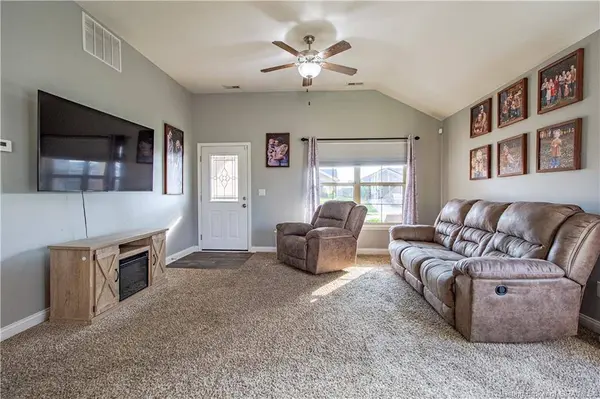 8706 Black Oak Dr, Charlestown, IN 47111-0010