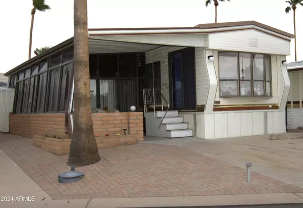 606 Navajo Road, Mesa, AZ 85206