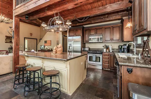 40542 Wild Iris Lane, Shaver Lake, CA 93664