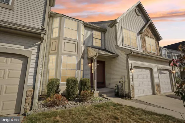 60 SANDHURST DR, Mount Laurel, NJ 08054