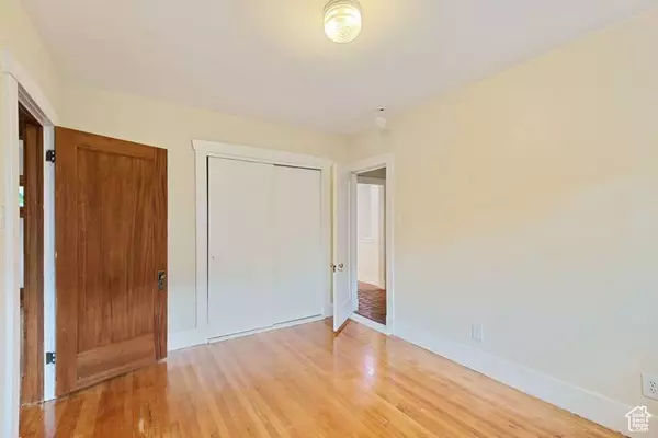 1042 EMERSON AVE, Salt Lake City, UT 84105