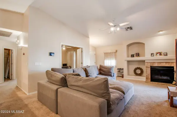 566 W Tara Danette Drive, Tucson, AZ 85704