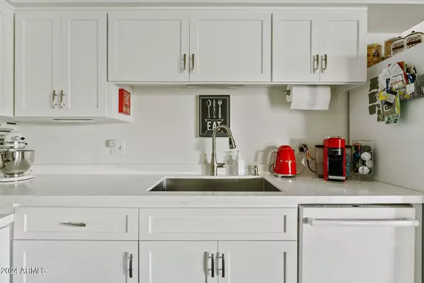 7923 E HUBBELL Street, Scottsdale, AZ 85257