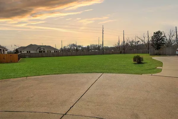 33231 Worthing LN, Weston Lakes, TX 77441