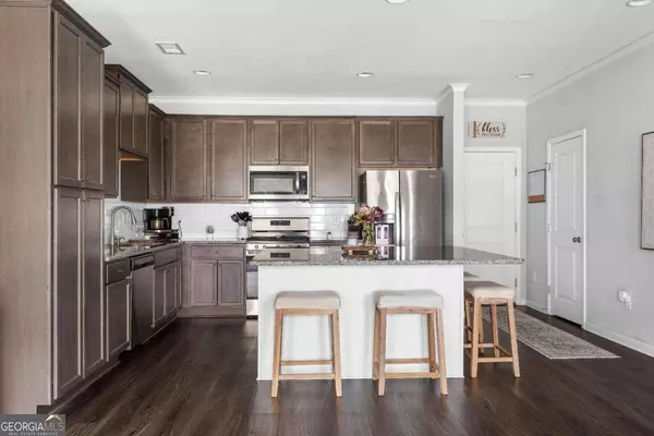 1950 Drew DR NW, Atlanta, GA 30318