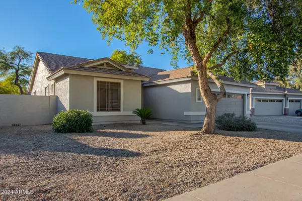 1894 S LONGSPUR Lane, Gilbert, AZ 85295