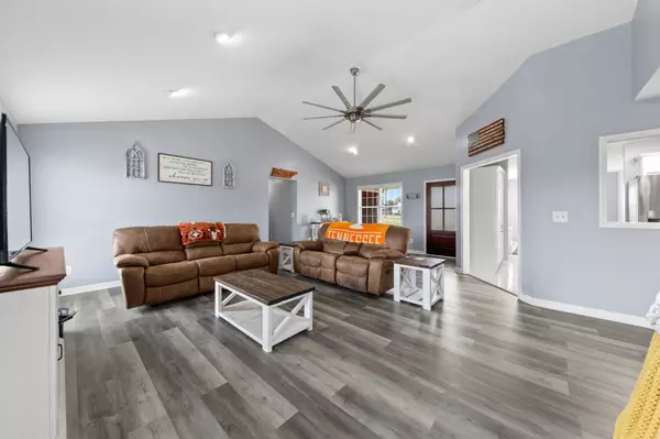 972 Presley Cir, Mount Pleasant, TN 38474