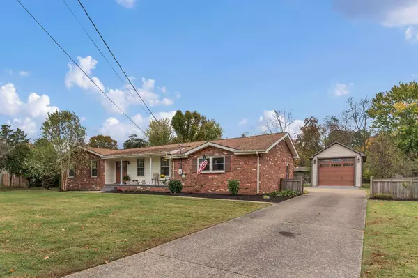 106 Trousdale Dr, Hendersonville, TN 37075