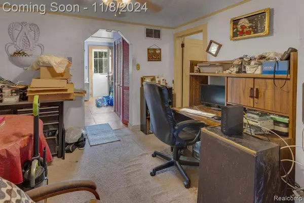 6044 GLENIS Street, Taylor, MI 48180