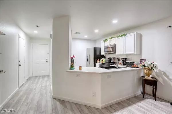 9930 Delicate Dew Street, Las Vegas, NV 89183