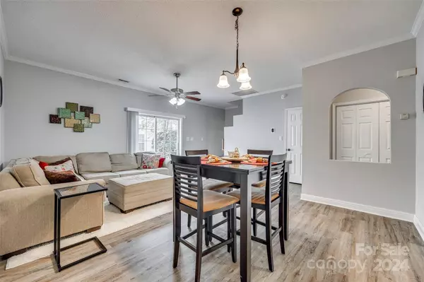 7010 Elm Hill CT, Charlotte, NC 28217