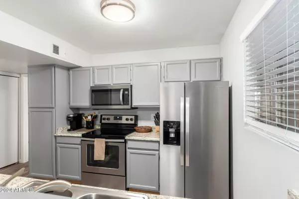 623 W GUADALUPE Road #273, Mesa, AZ 85210