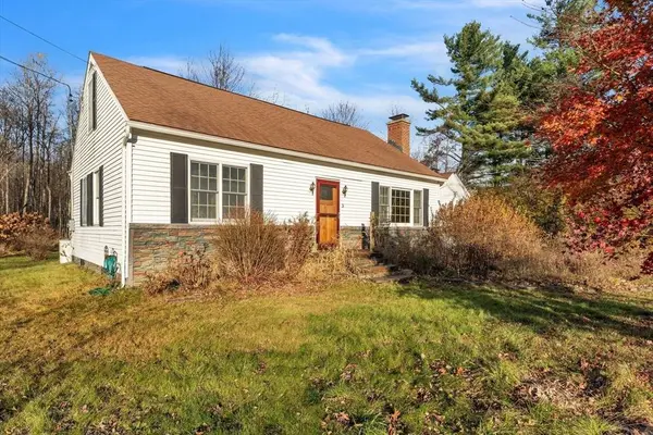 3 Searle Rd, Huntington, MA 01050
