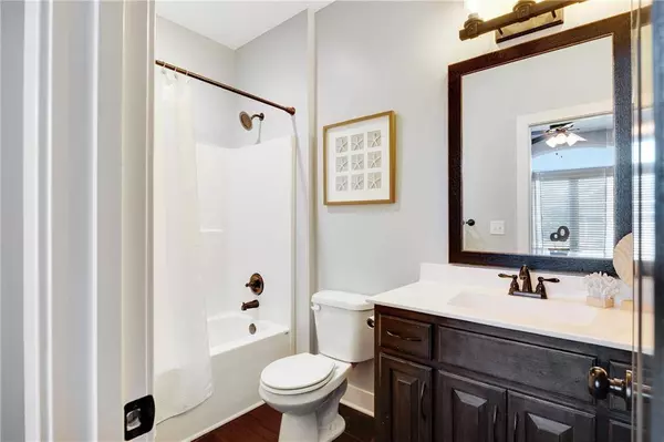 1405 NW Cottonwood DR, Grain Valley, MO 64029